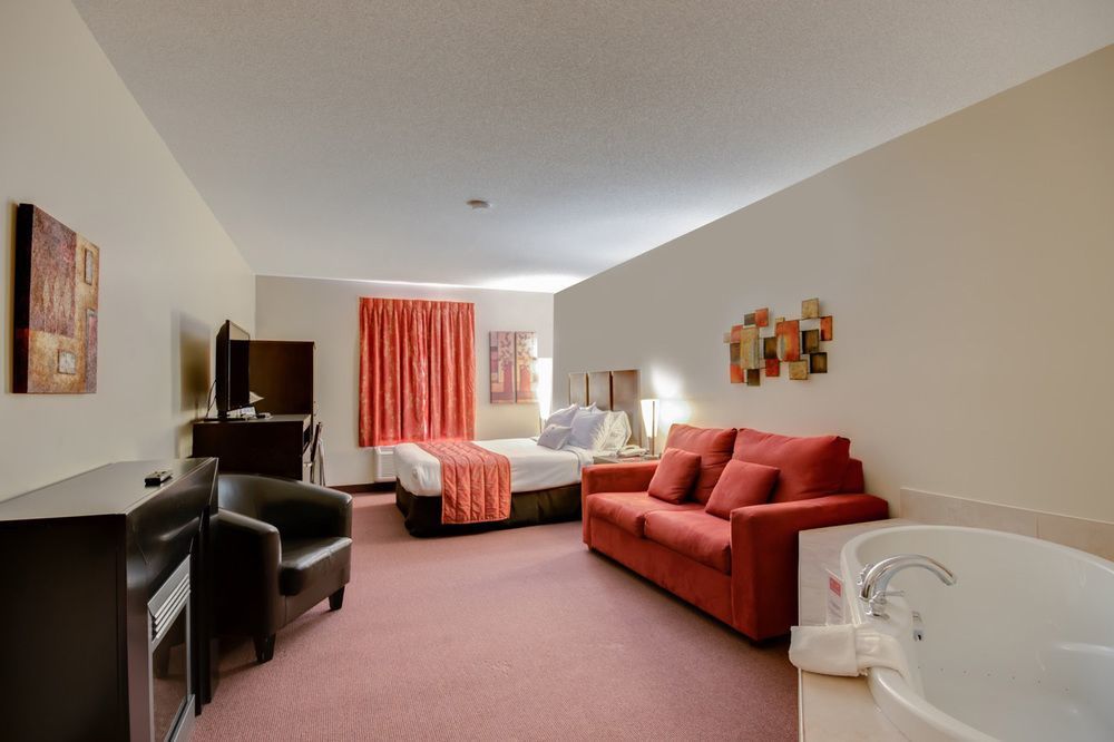 Econo Lodge Inn & Suites Saint Apollinaire Exterior foto